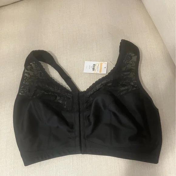 38G front close bra with lace trim - Picture 1 of 6